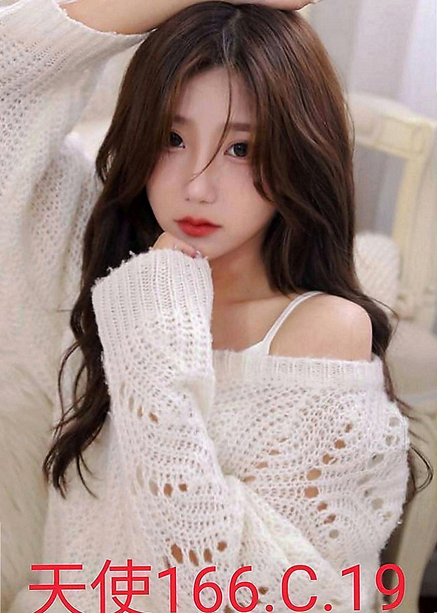 大安外送服務：筱菲 |總裁秘書|163cm|49kg|E罩杯|23歲|像網紅臉 身材很性感 看起來超像未成年的 可是已經19歲了哦 小雅有健身的習慣
